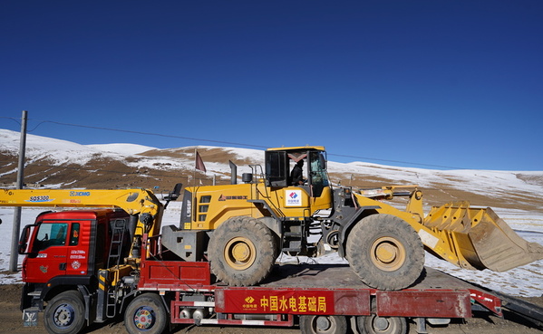 抢险专业设备抵达灾区.jpg 抢险专业设备抵达灾区.jpg